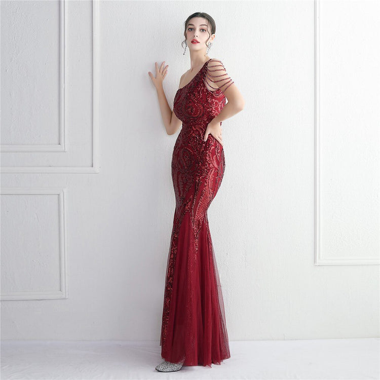 Vestido de Festa Sereia Ombro Único com Detalhes Brilho Marsala