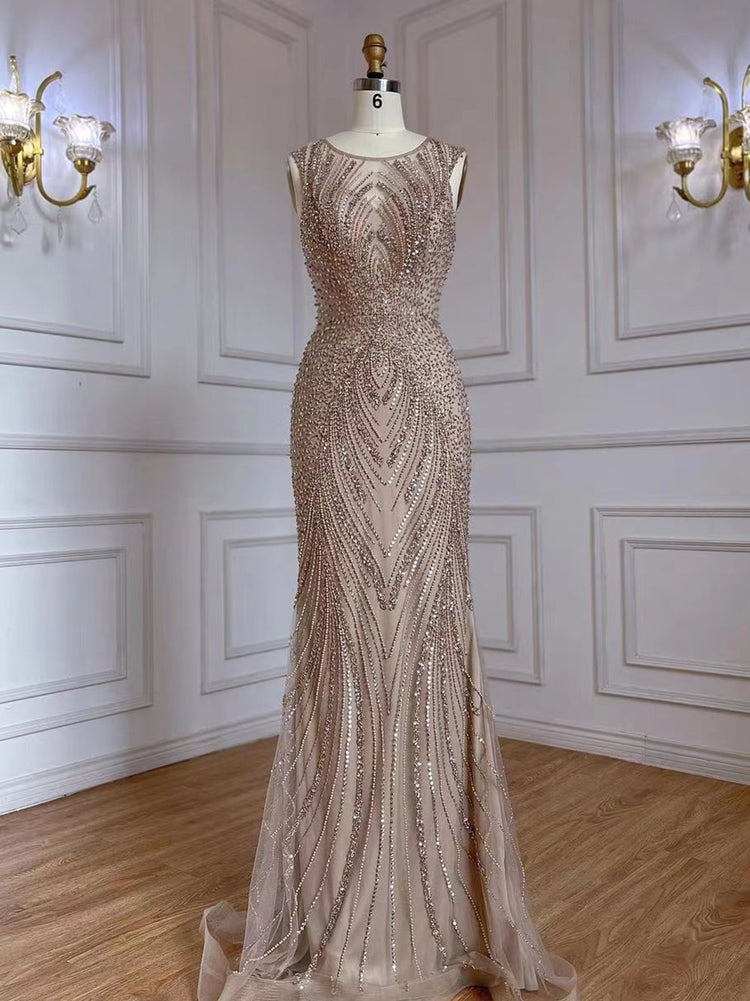 Vestido de Festa Luxo todo Decorado em Cristais com Manta - Modelo Especial