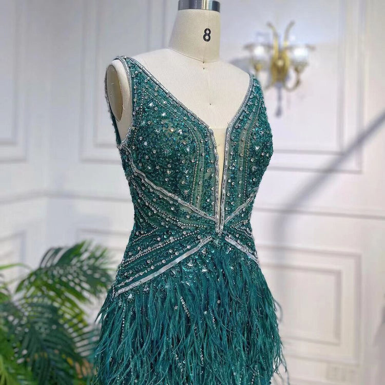 Vestido de Festa Luxo Decorado em Strass e Plumas - Modelo Especial