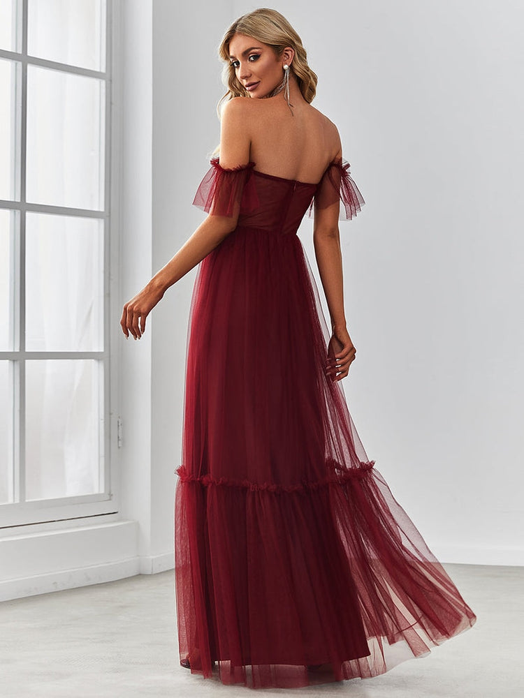 Vestido de Festa Clássico com Camadas em Tule