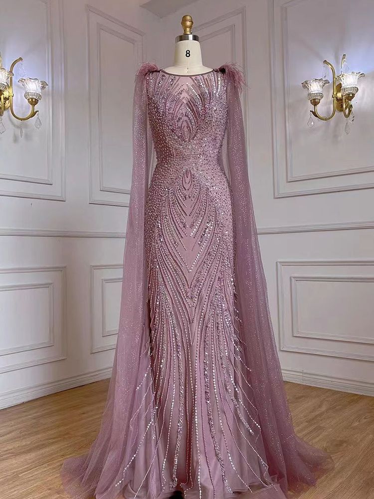 Vestido de Festa Luxo todo Decorado em Cristais com Manta - Modelo Especial