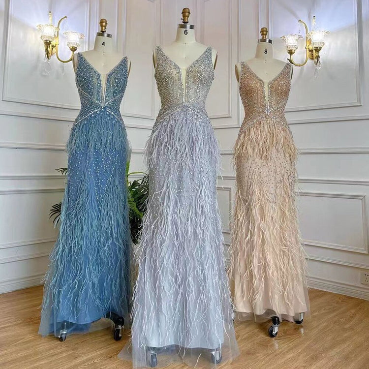 Vestido de Festa Luxo Decorado em Strass e Plumas - Modelo Especial
