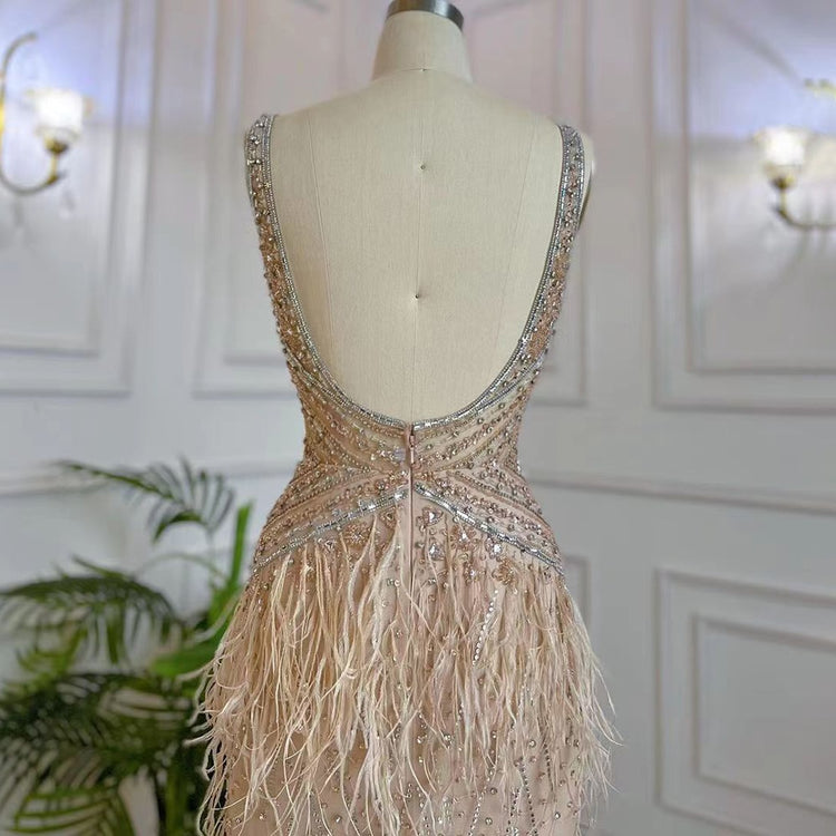 Vestido de Festa Luxo Decorado em Strass e Plumas - Modelo Especial