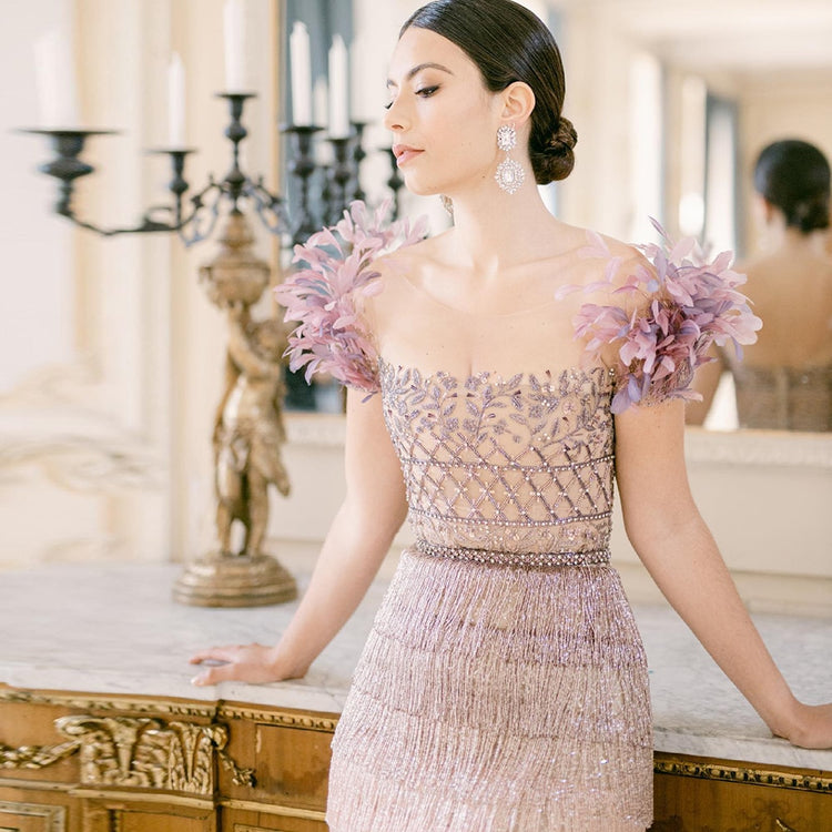 Vestido de Festa Luxo Alta Costura com Detalhes em Plumas