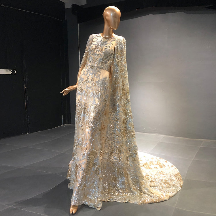 Vestido de Festa Maxi Luxo Decorado em Pedraria Cor Diamante e Dourado - Modelo Especial