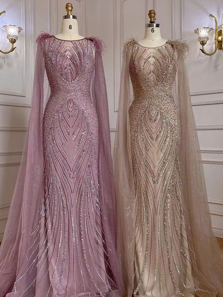 Vestido de Festa Luxo todo Decorado em Cristais com Manta - Modelo Especial