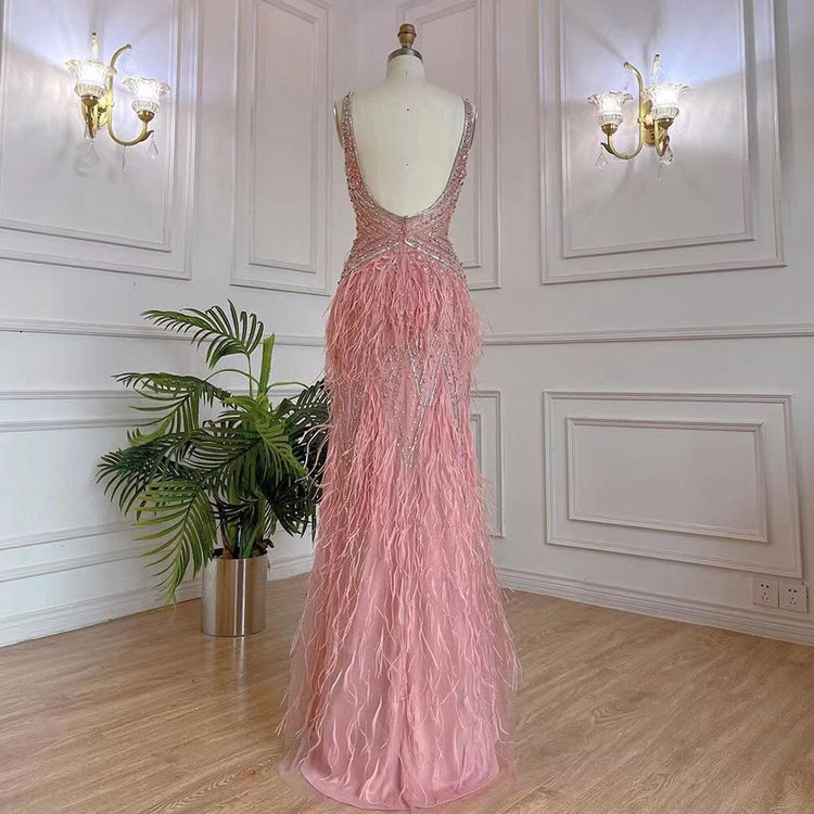 Vestido de Festa Luxo Decorado em Strass e Plumas - Modelo Especial