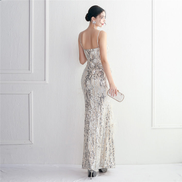 Vestido de Festa Longo Luxo com Detalhes em Plumas Prateado