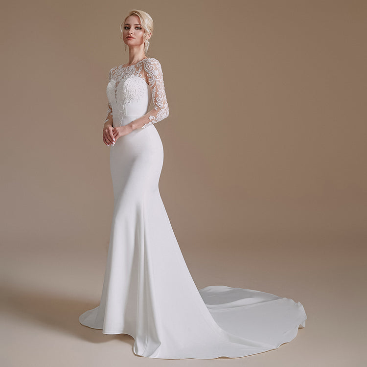 Vestido de Noiva em Cetim Todo Decorado com Renda e Micropérolas em Arranjo Floral