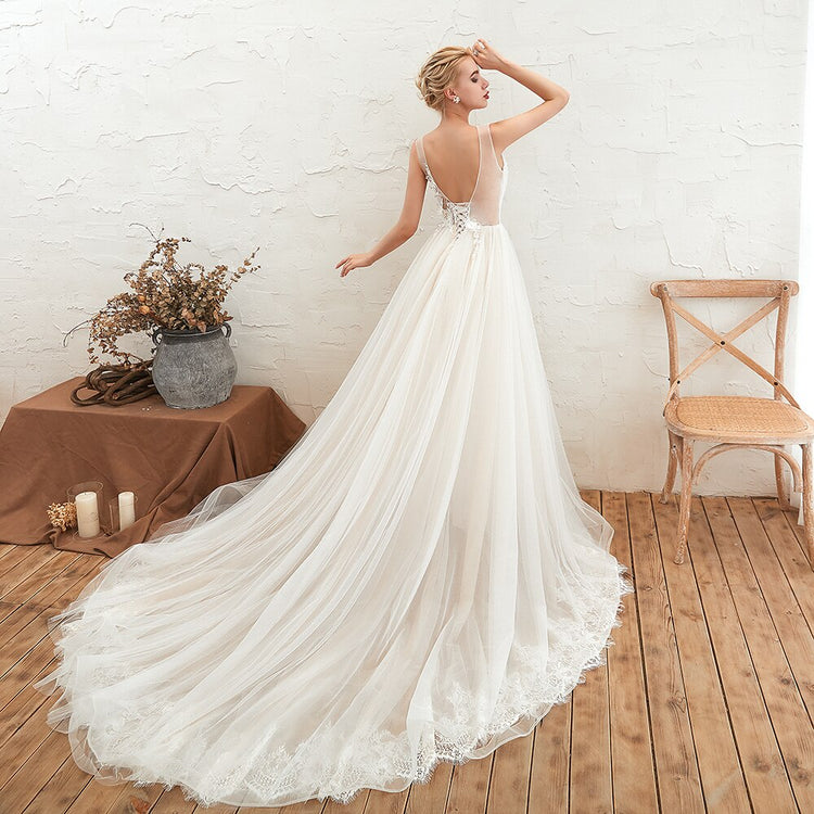 Vestido de Noiva Longo com Apliques e Saia em Tulle e Renda