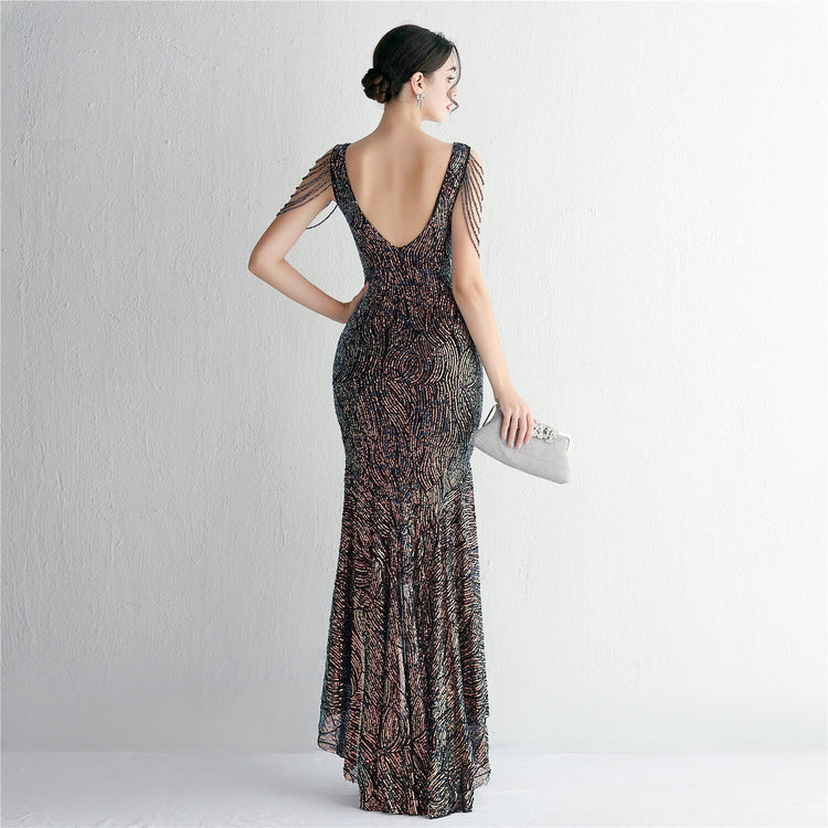 Vestido de Festa Longo Decorado com Paetês e Babado
