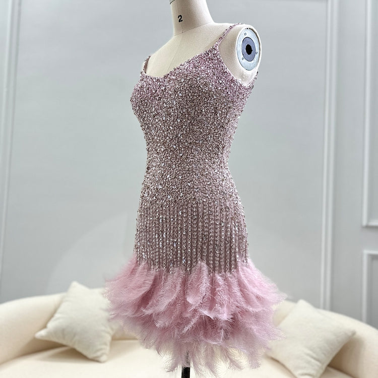Vestido de Festa Curto com Plumas - Modelo Especial
