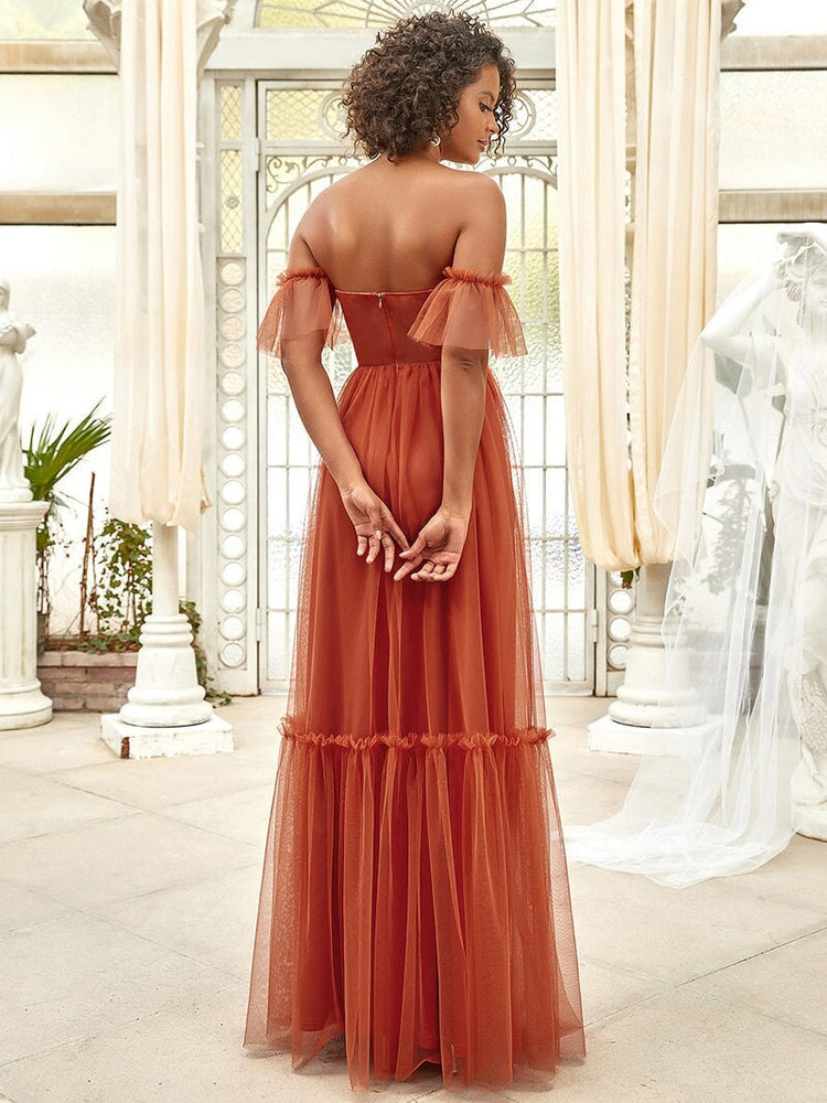 Vestido de Festa Clássico com Camadas em Tule