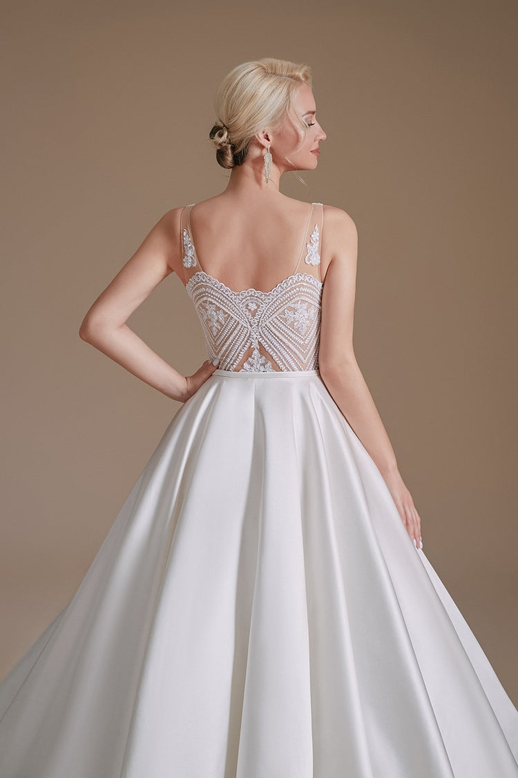 Vestido de Noiva com Saia em Cetim e Parte Superior Decorada em Renda