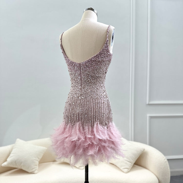 Vestido de Festa Curto com Plumas - Modelo Especial