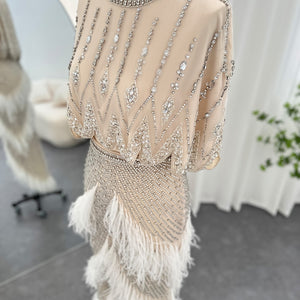 Vestido de Festa Alta Costura em Duas Peças Decorado com Strass e Plumas