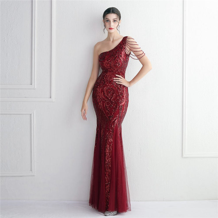 Vestido de Festa Sereia Ombro Único com Detalhes Brilho Marsala