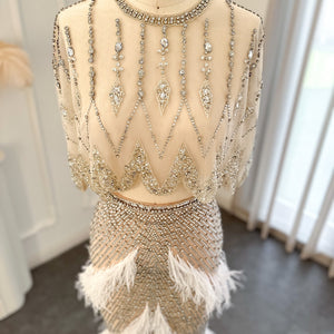 Vestido de Festa Alta Costura em Duas Peças Decorado com Strass e Plumas