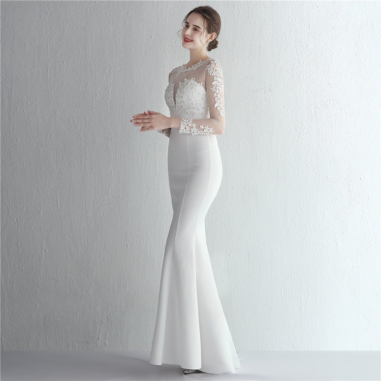 Vestido de Festa Longo com Detalhes em Renda e Apliques Florais Branco