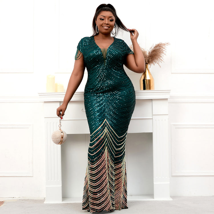 Vestido de Festa Plus Size Luxo Detalhado em Paetês Verde