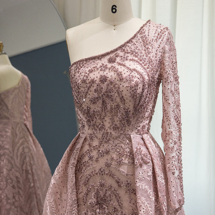 Vestido de Festa Maxi Luxo Decorado com Cristais e Manga Assimétrica - Modelo Especial