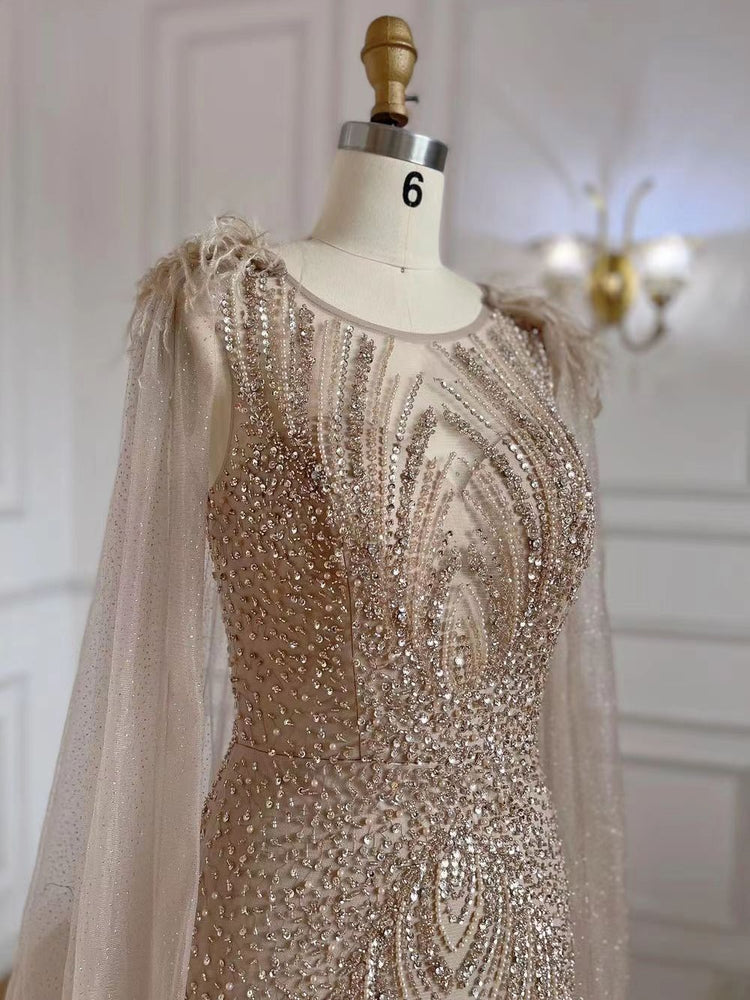 Vestido de Festa Luxo todo Decorado em Cristais com Manta - Modelo Especial