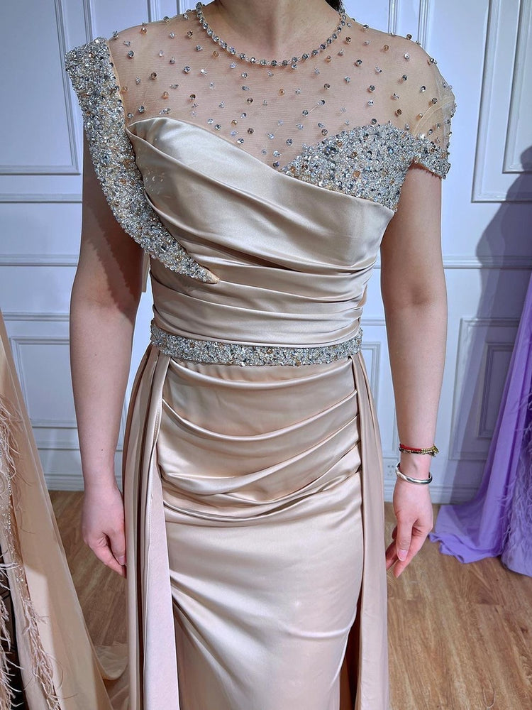 Vestido de Festa Luxo Elegante com Cauda e Brilho - Modelo Especial