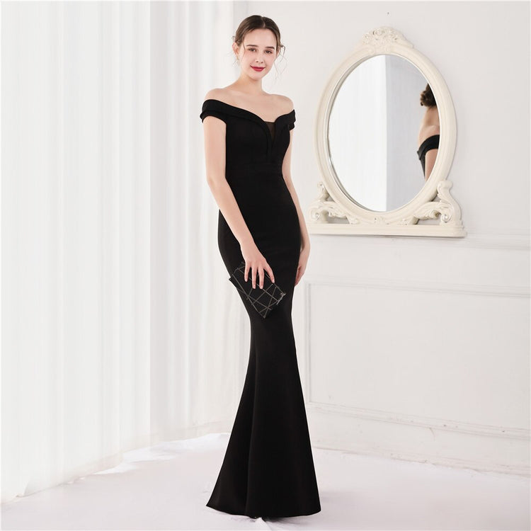 Vestido de Festa Longo Ombro a Ombro Preto