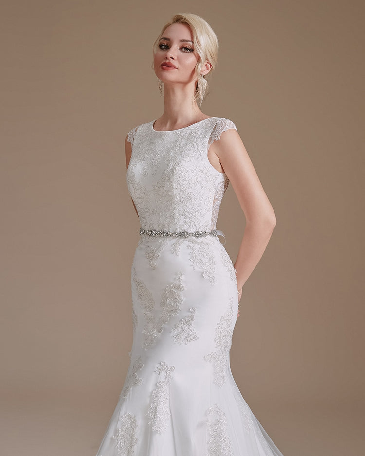 Vestido de Noiva Luxuoso em Tecido Decorado com Bordados Geométricos