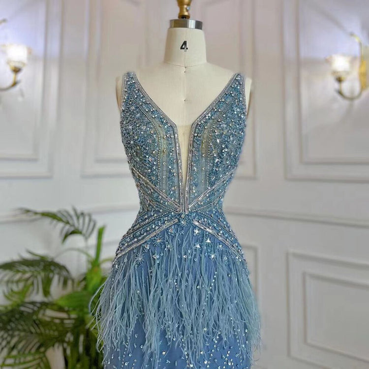 Vestido de Festa Luxo Decorado em Strass e Plumas - Modelo Especial