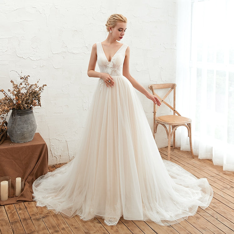 Vestido de Noiva Longo com Apliques e Saia em Tulle e Renda
