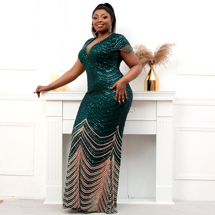Vestido de Festa Plus Size Luxo Detalhado em Paetês Verde