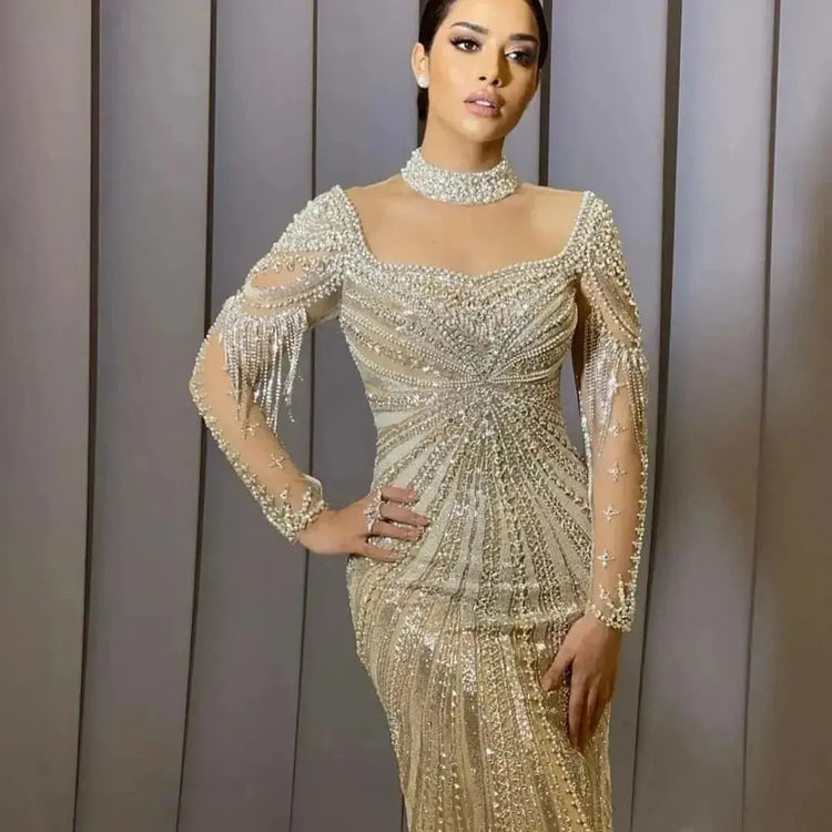Vestido de Festa Sereia Magnus em Cetim Cravejado com Cristais - Modelo Especial