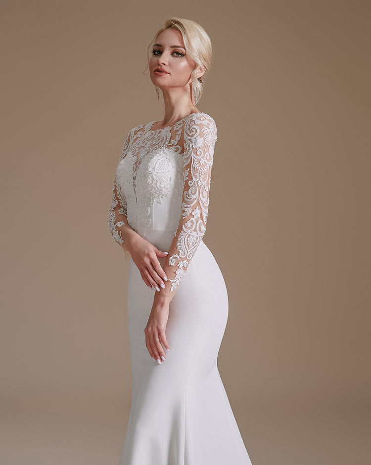 Vestido de Noiva em Cetim Todo Decorado com Renda e Micropérolas em Arranjo Floral
