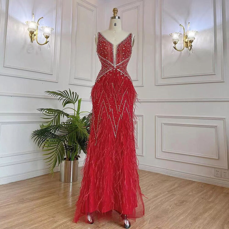 Vestido de Festa Luxo Decorado em Strass e Plumas - Modelo Especial