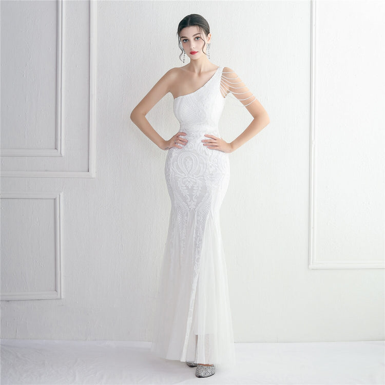 Vestido de Festa Sereia Ombro Único com Detalhes Brilho Branco