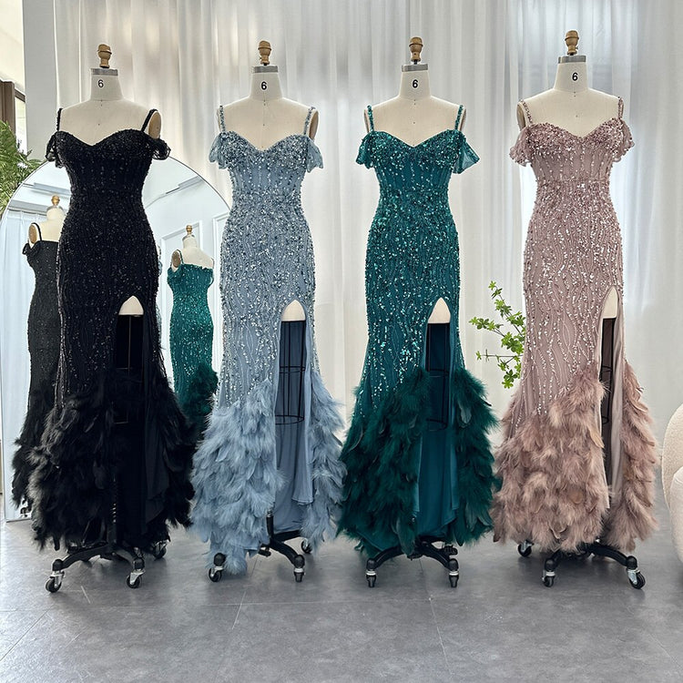 Vestido de Festa Luxo com Cauda Decorada em Plumas Luxuriantes