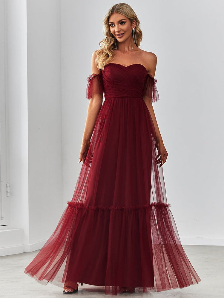 Vestido de Festa Clássico com Camadas em Tule
