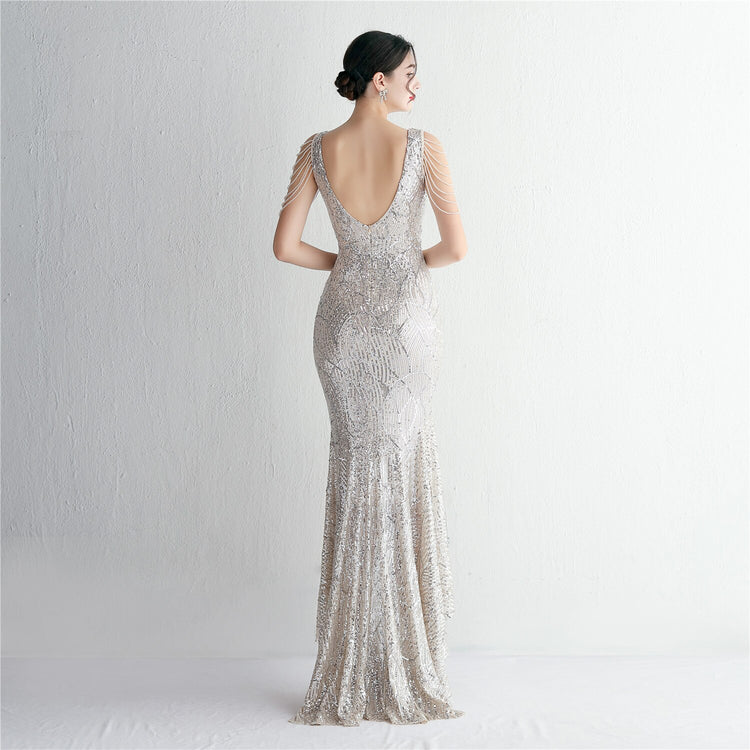 Vestido de Festa Longo Decorado com Paetês e Babado