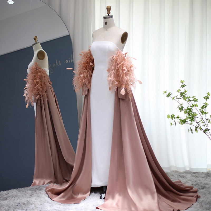 Vestido de Festa Luxo Decorado com Plumas Rosa Empoeirado Modelo Esp