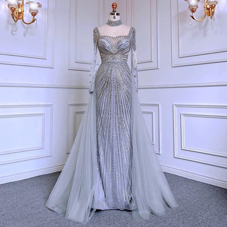 Vestido de Festa Sereia Magnus em Cetim Cravejado com Cristais - Modelo Especial