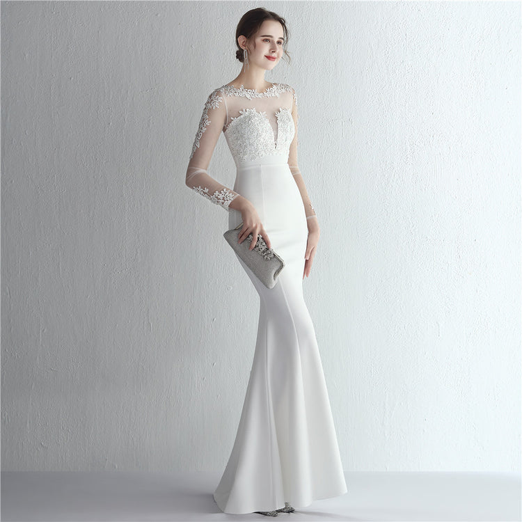 Vestido de Festa Longo com Detalhes em Renda e Apliques Florais Branco