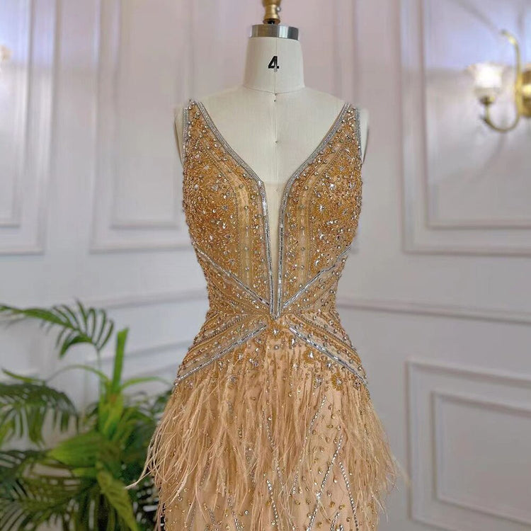 Vestido de Festa Luxo Decorado em Strass e Plumas - Modelo Especial