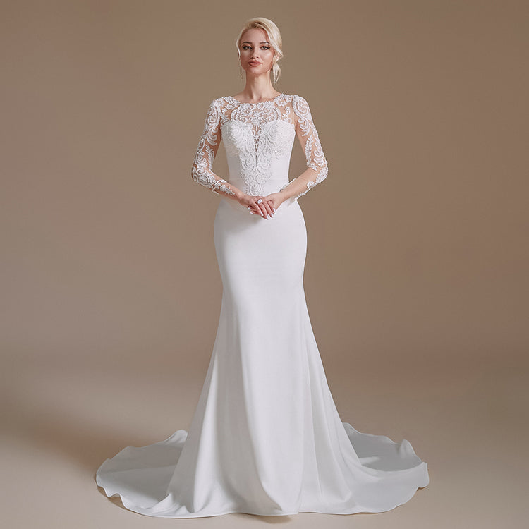 Vestido de Noiva em Cetim Todo Decorado com Renda e Micropérolas em Arranjo Floral