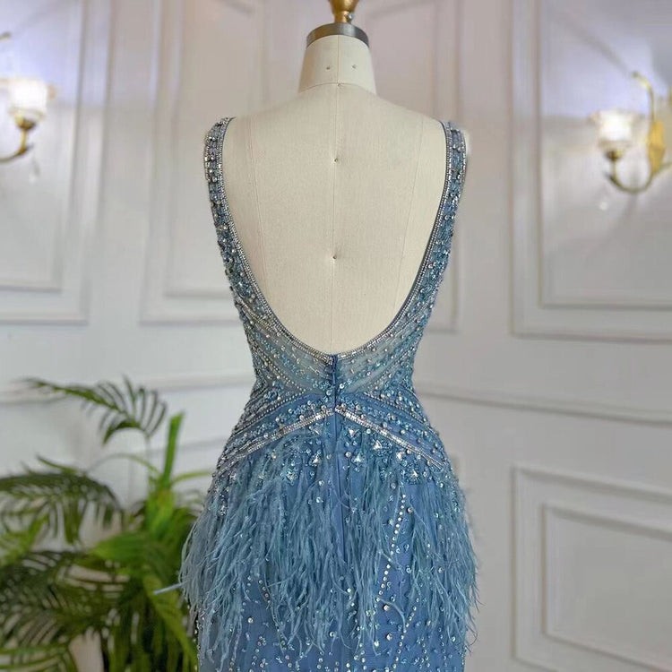 Vestido de Festa Luxo Decorado em Strass e Plumas - Modelo Especial
