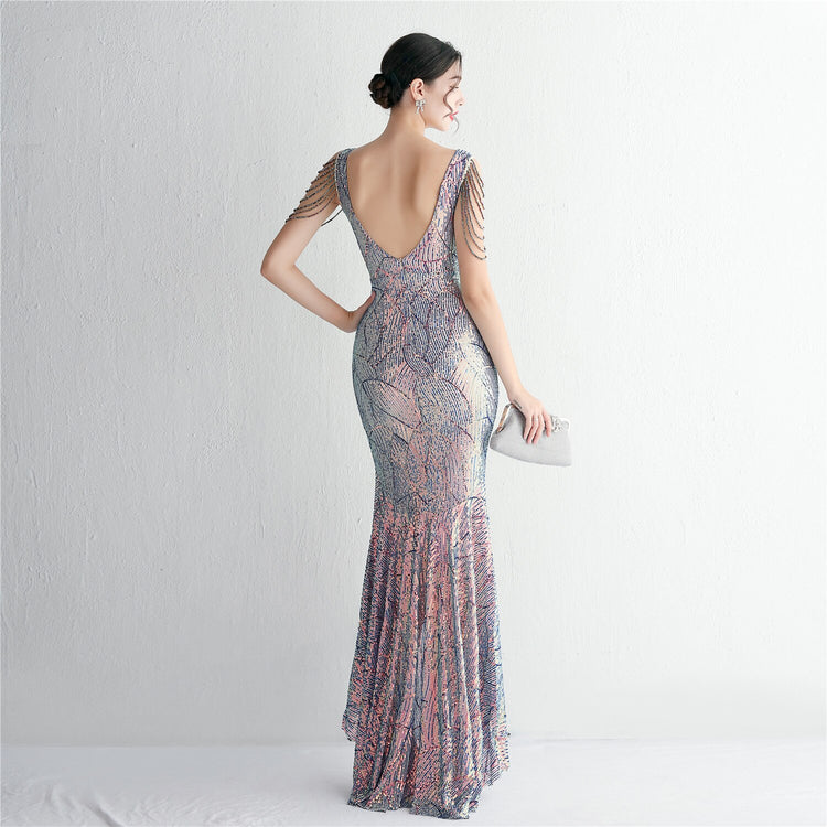 Vestido de Festa Longo Decorado com Paetês e Babado