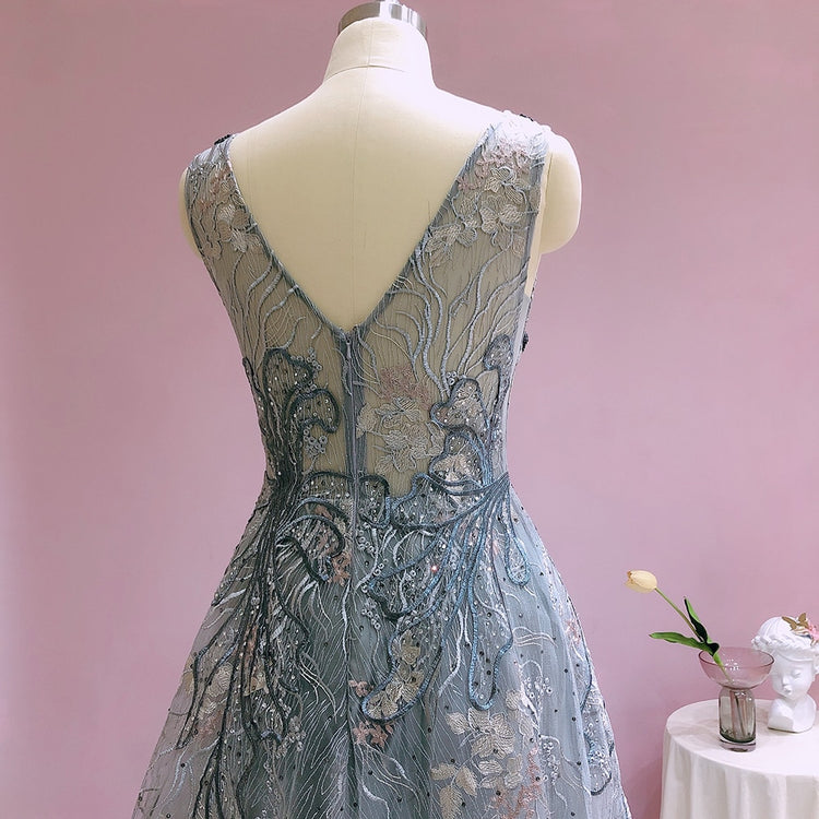 Vestido de Festa Cristal Luxo com Decote em V Prateado - Modelo Especial