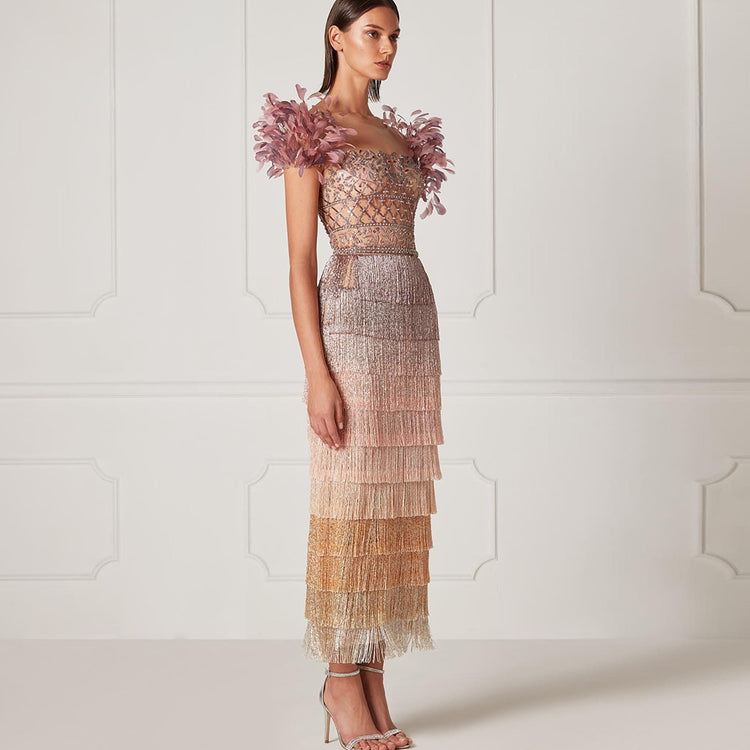 Vestido de Festa Luxo Alta Costura com Detalhes em Plumas