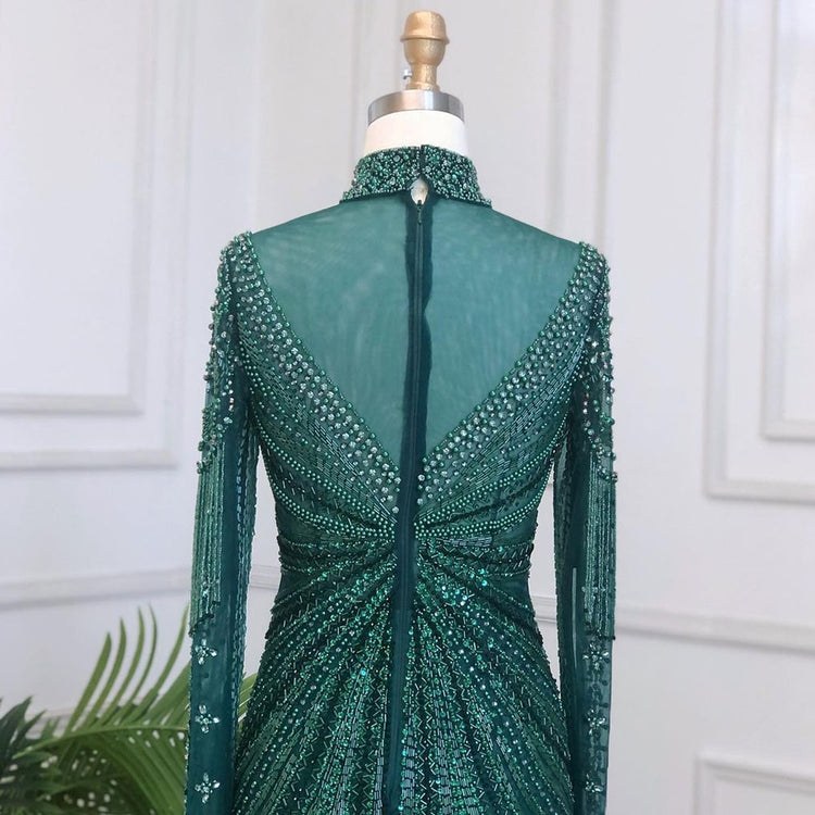 Vestido de Festa Sereia Magnus em Cetim Cravejado com Cristais - Modelo Especial