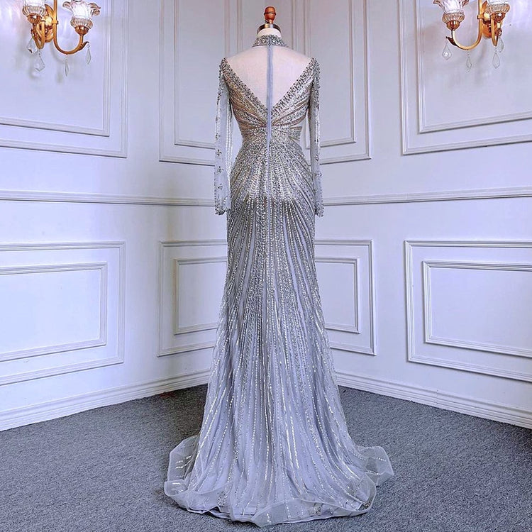 Vestido de Festa Sereia Magnus em Cetim Cravejado com Cristais - Modelo Especial